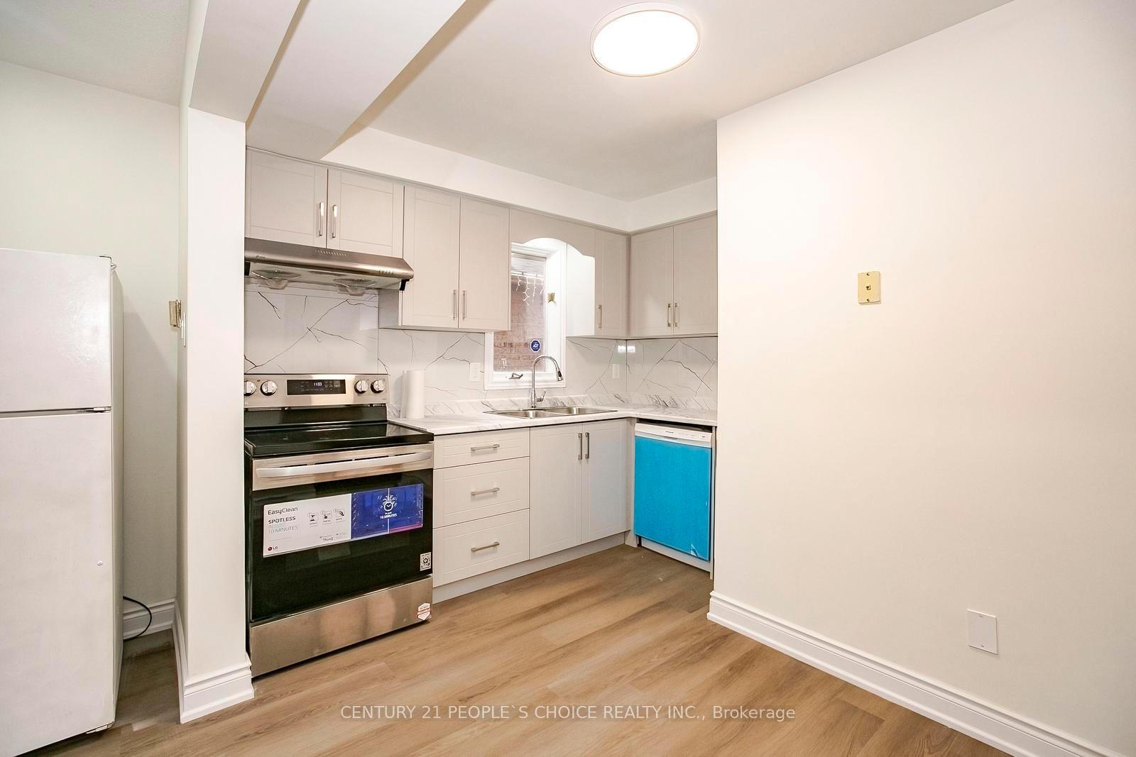 Photo 11 of 20 Letty Avenue, Brampton, Fletcher's West — HOMEH