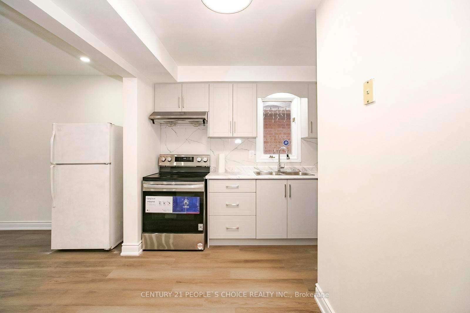 Photo 12 of 20 Letty Avenue, Brampton, Fletcher's West — HOMEH