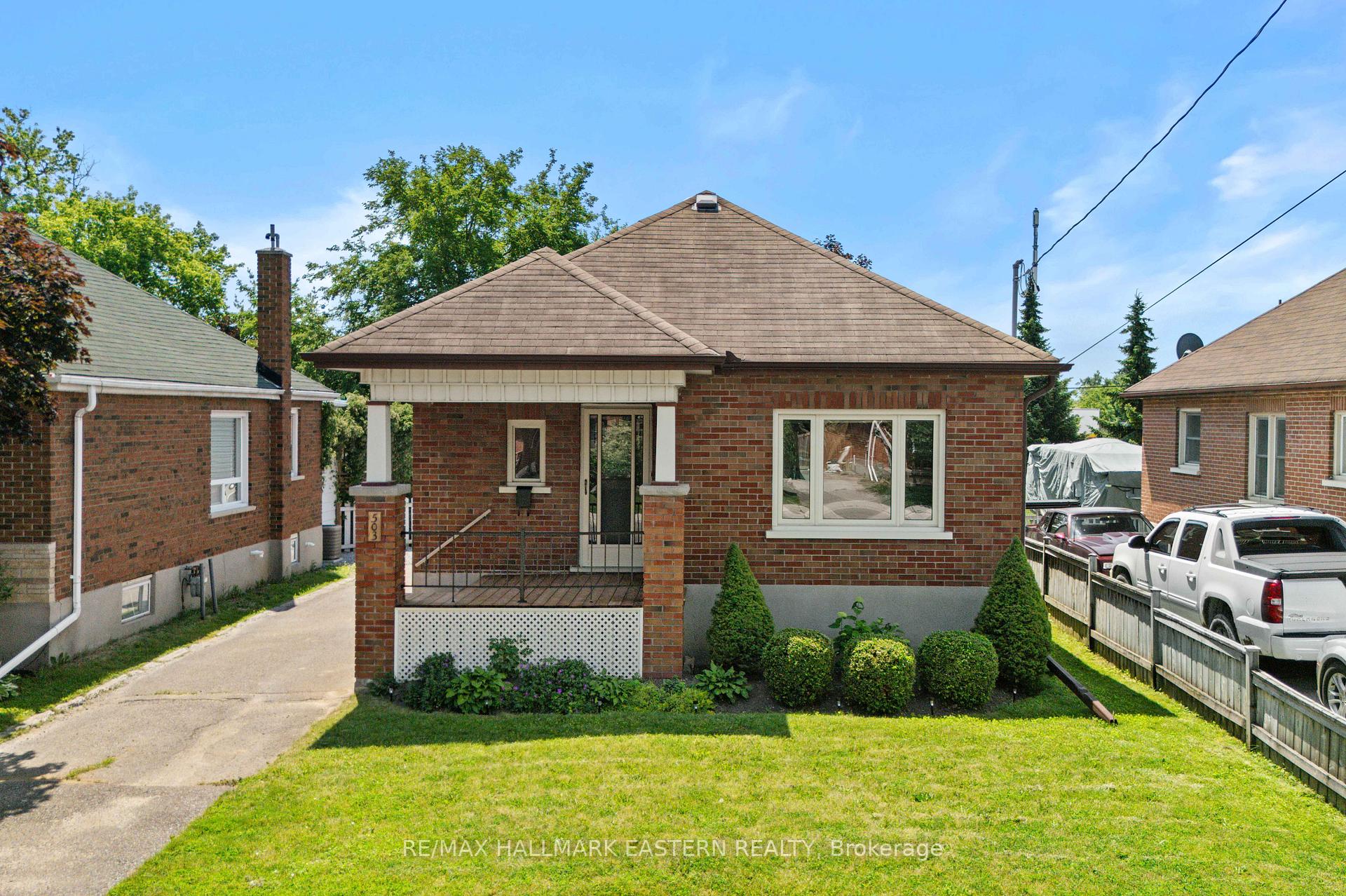 Front of 503 Romaine Street