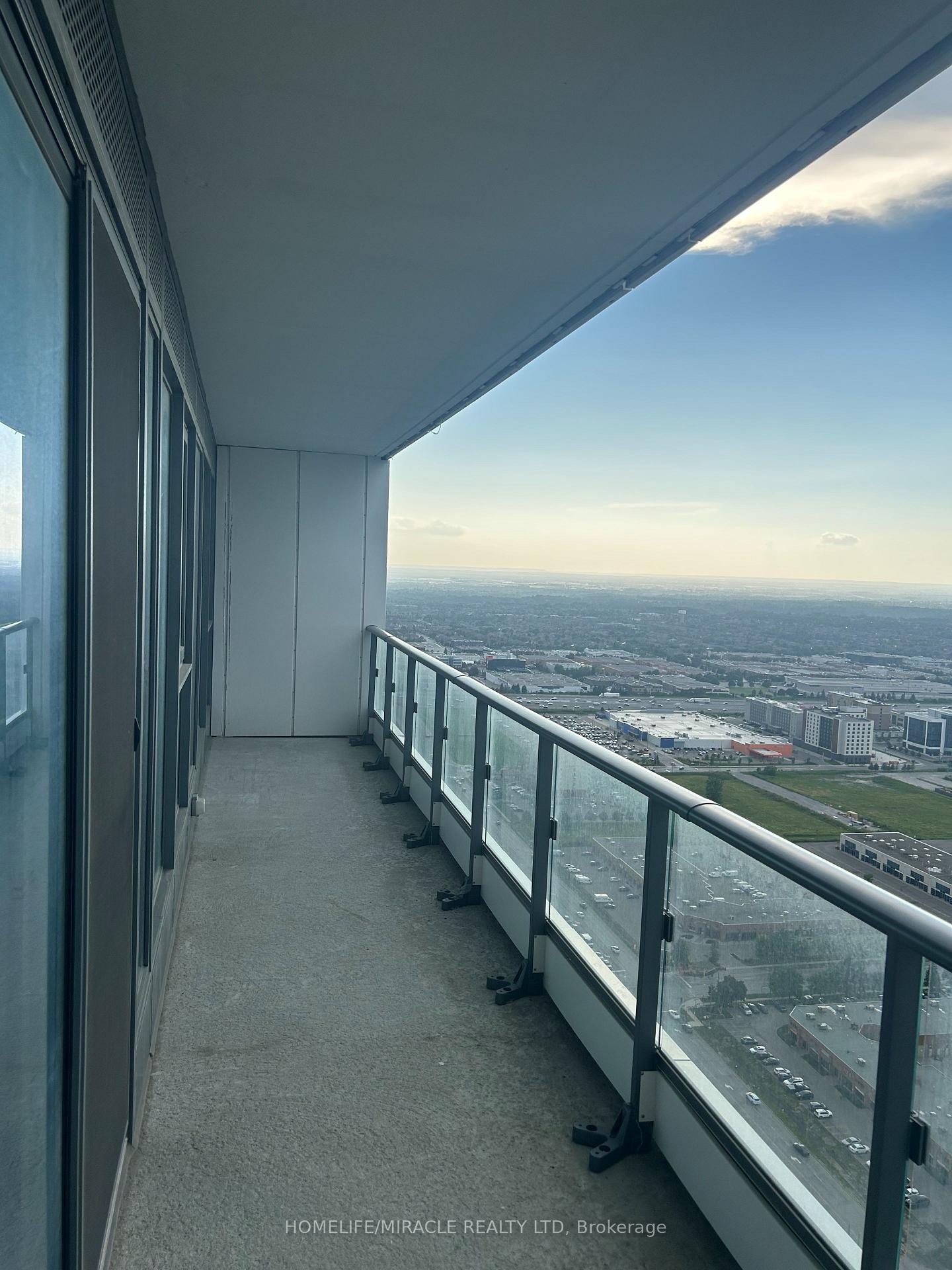 Photo 6 of Unit 4801, 5 Buttermill Avenue, Vaughan, Vaughan Corporate Centre — HOMEH