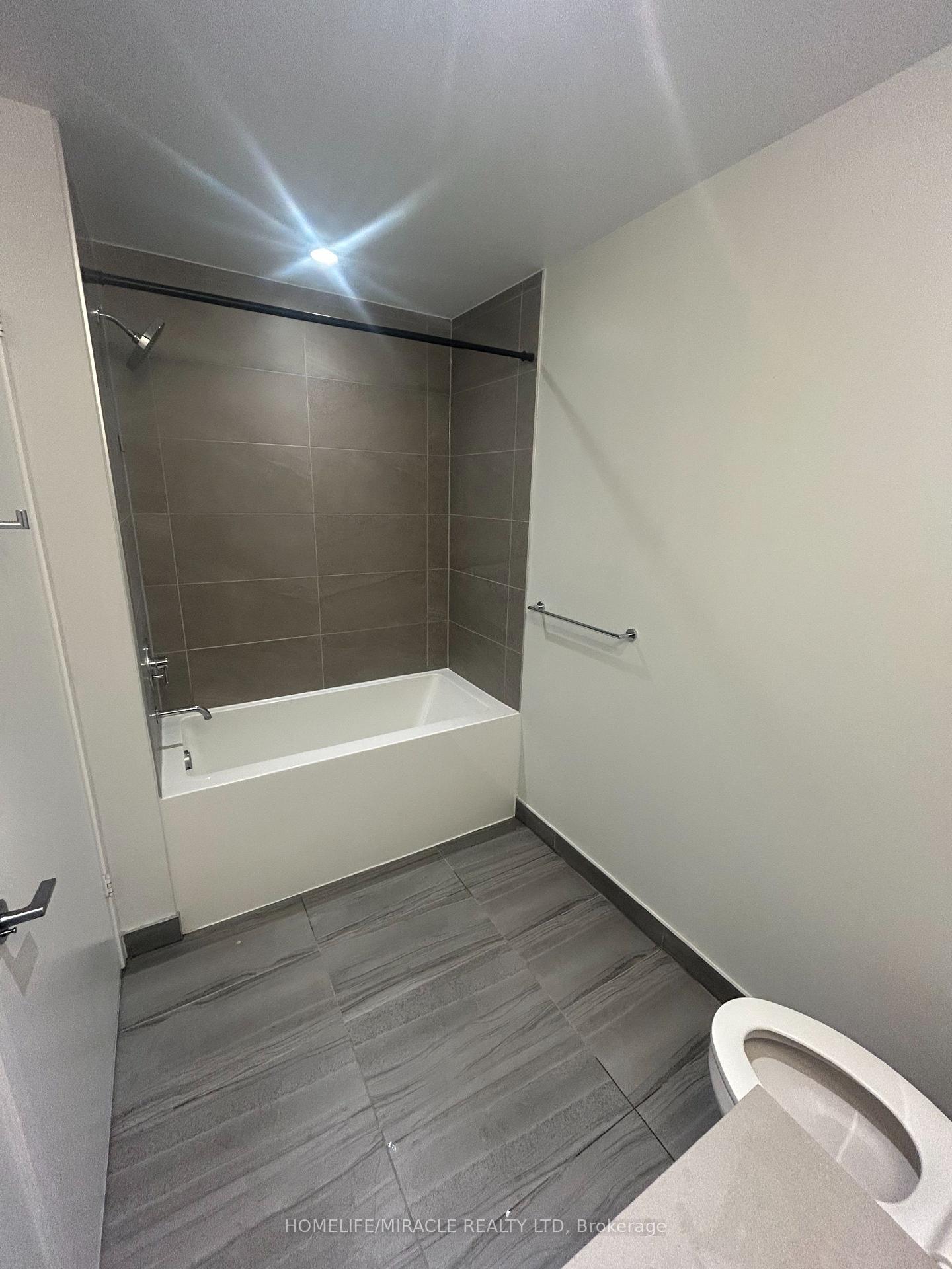 Photo 14 of Unit 4801, 5 Buttermill Avenue, Vaughan, Vaughan Corporate Centre — HOMEH
