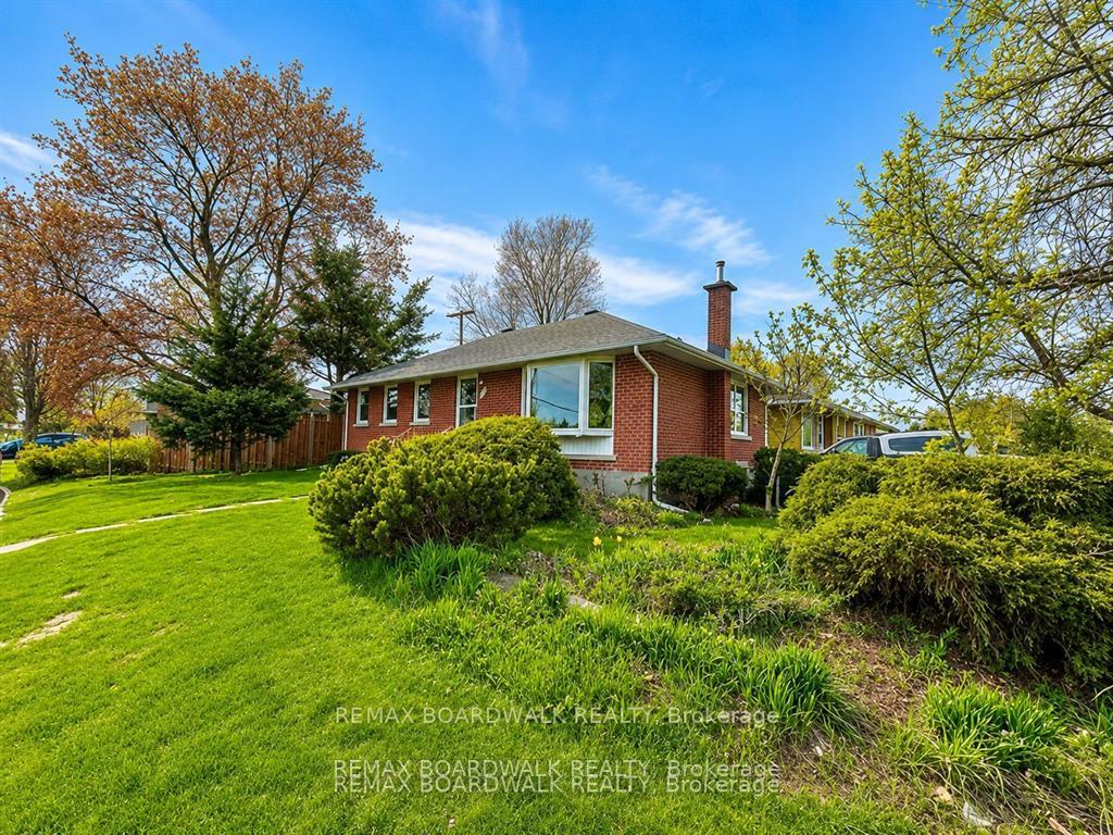 Photo 5 of 625 Clarke Avenue, Ottawa, Castle Heights/Rideau High — HOMEH