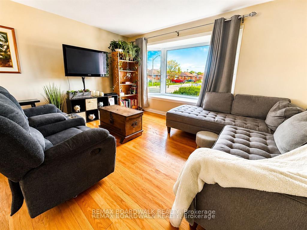 Photo 6 of 625 Clarke Avenue, Ottawa, Castle Heights/Rideau High — HOMEH