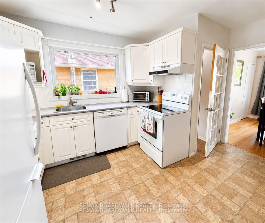Photo 9 of 625 Clarke Avenue, Ottawa, Castle Heights/Rideau High — HOMEH