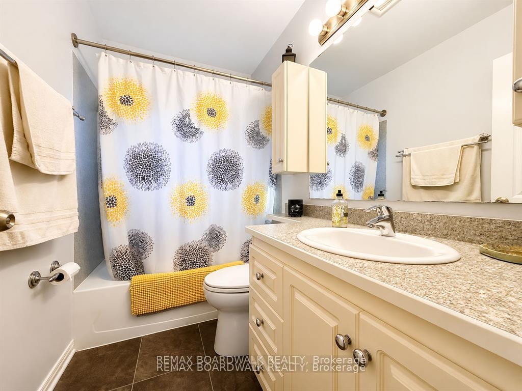 Photo 11 of 625 Clarke Avenue, Ottawa, Castle Heights/Rideau High — HOMEH