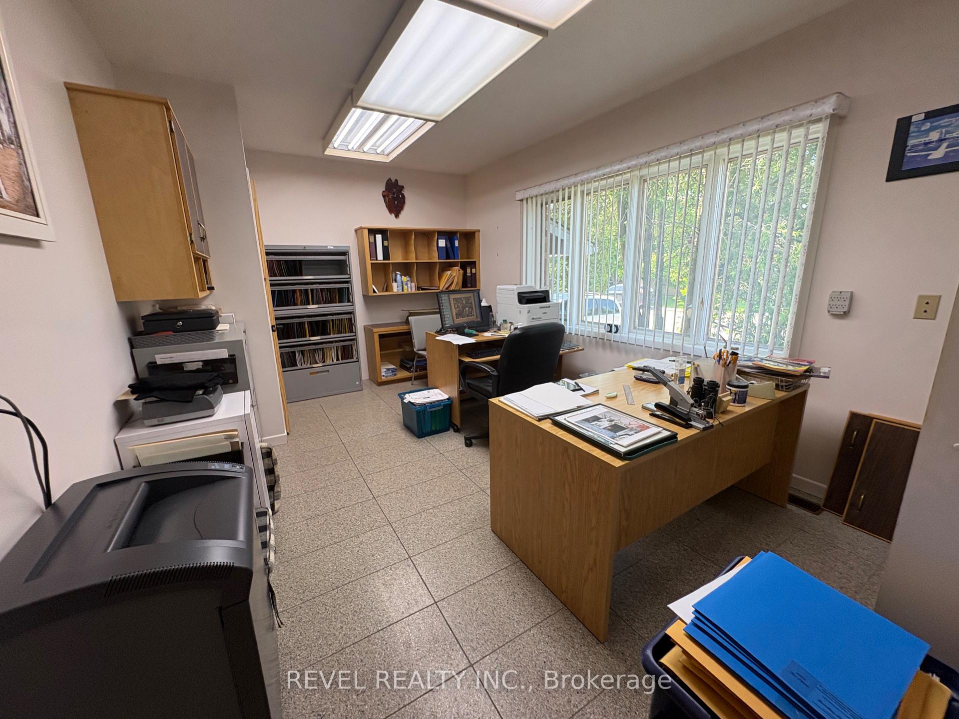 Photo 19 of 404 Thirteenth Avenue, Cochrane — HOMEH