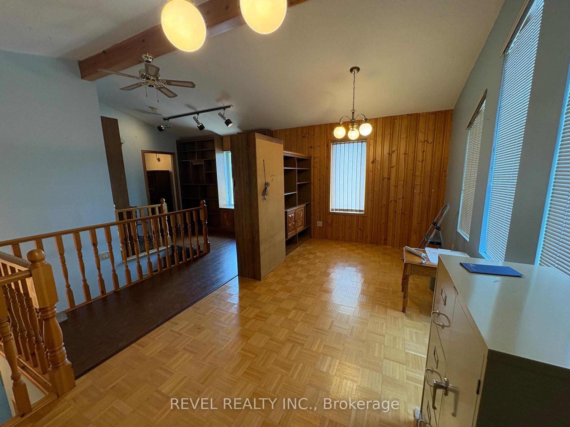 Photo 24 of 404 Thirteenth Avenue, Cochrane — HOMEH