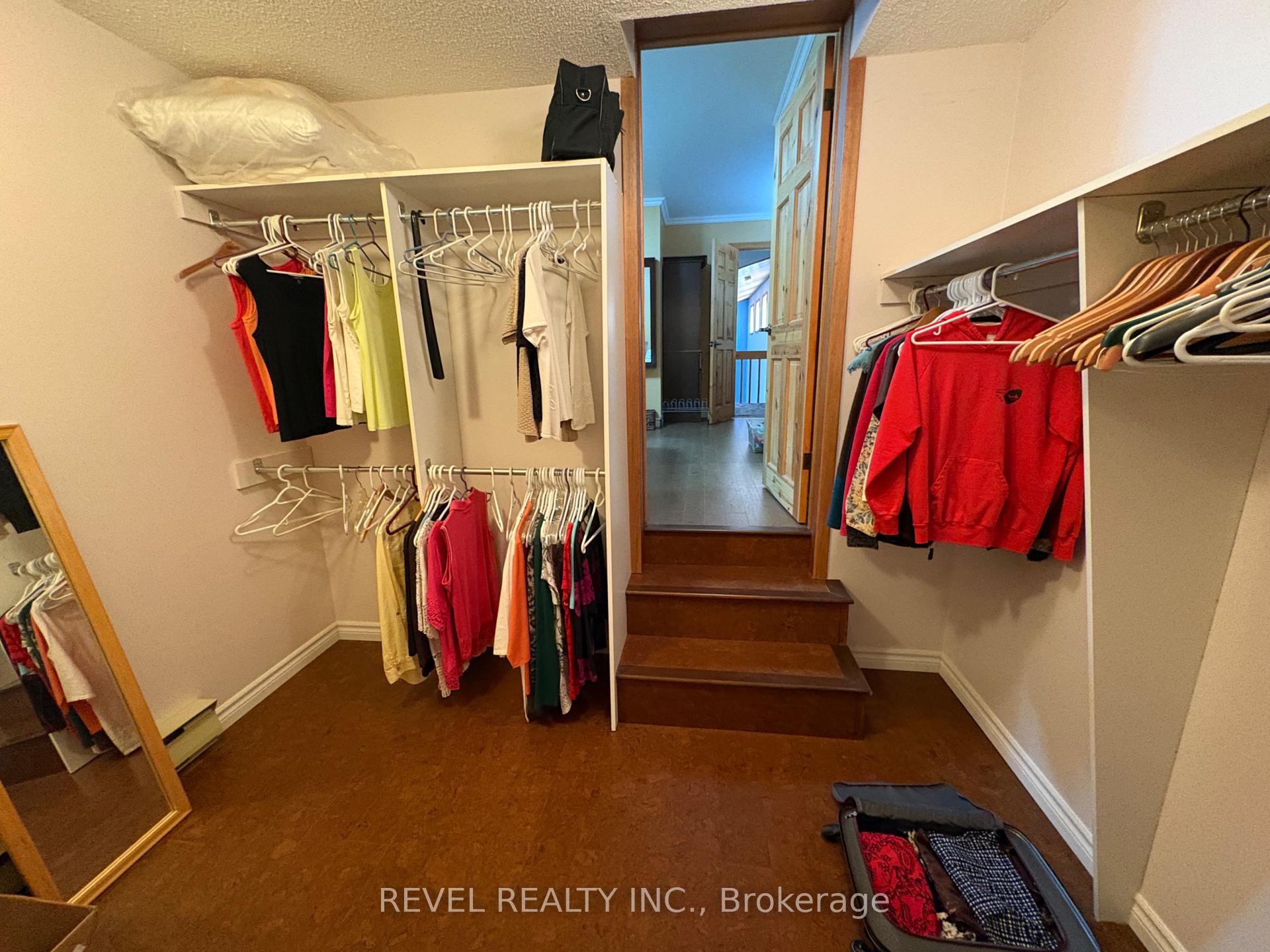 Photo 29 of 404 Thirteenth Avenue, Cochrane — HOMEH
