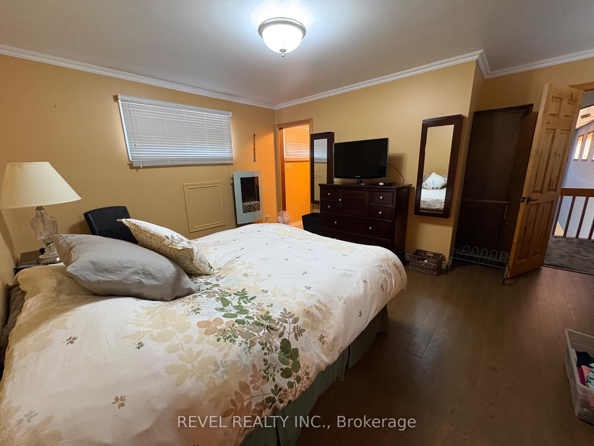 Photo 30 of 404 Thirteenth Avenue, Cochrane — HOMEH