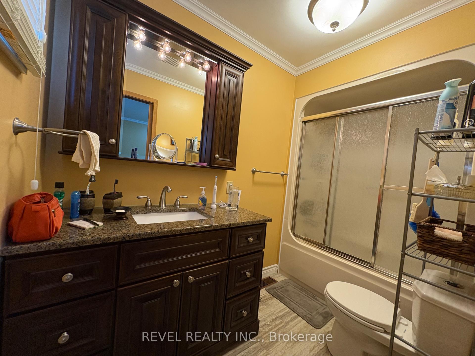 Photo 32 of 404 Thirteenth Avenue, Cochrane — HOMEH