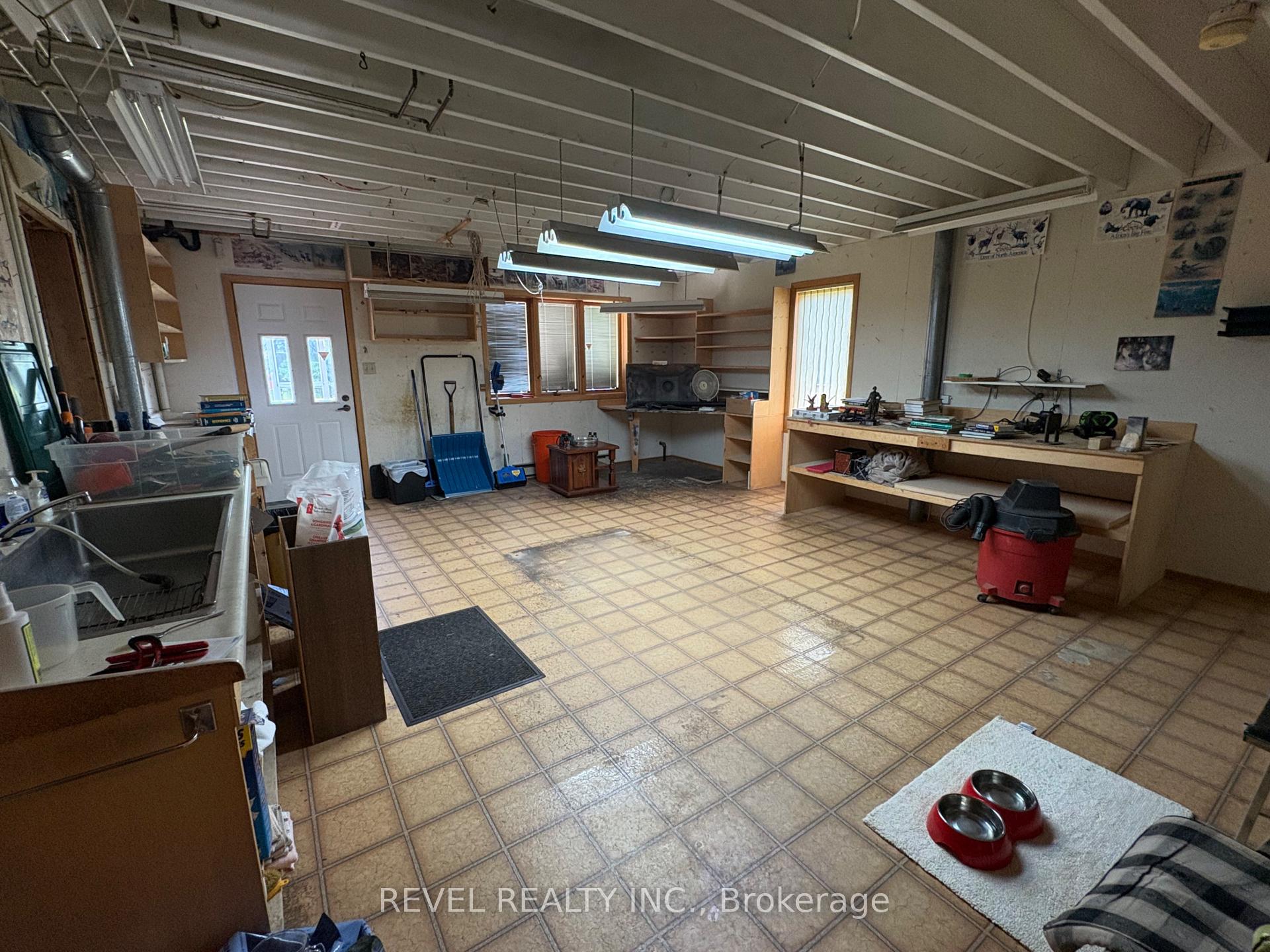 Photo 34 of 404 Thirteenth Avenue, Cochrane — HOMEH
