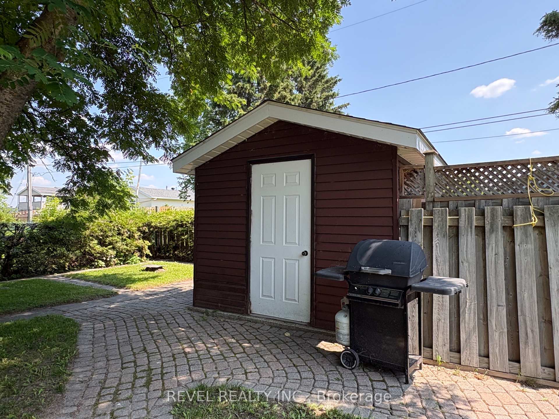 Photo 44 of 404 Thirteenth Avenue, Cochrane — HOMEH