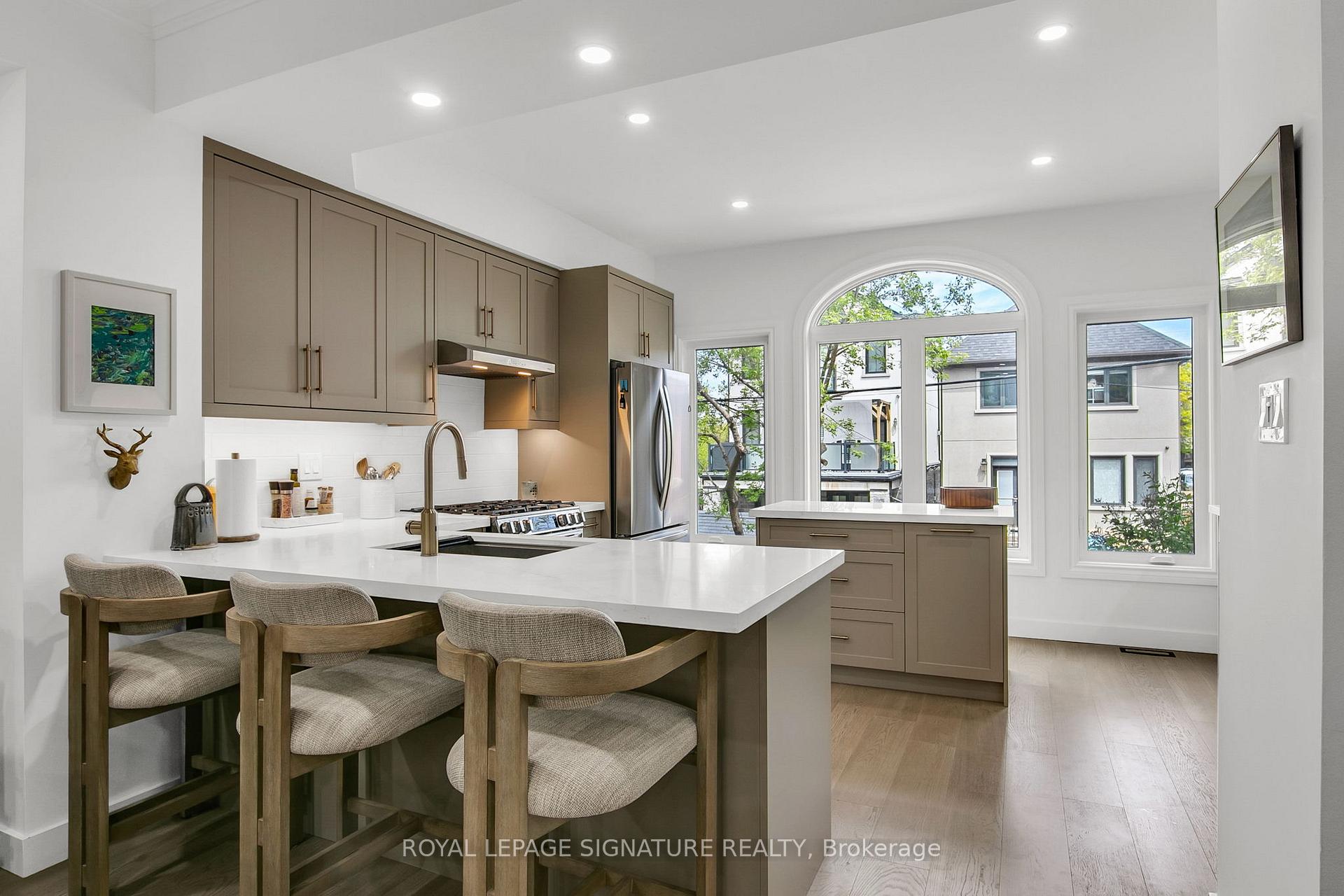 Photo 8 of 41 San Remo Terrace, Etobicoke, Mimico — HOMEH