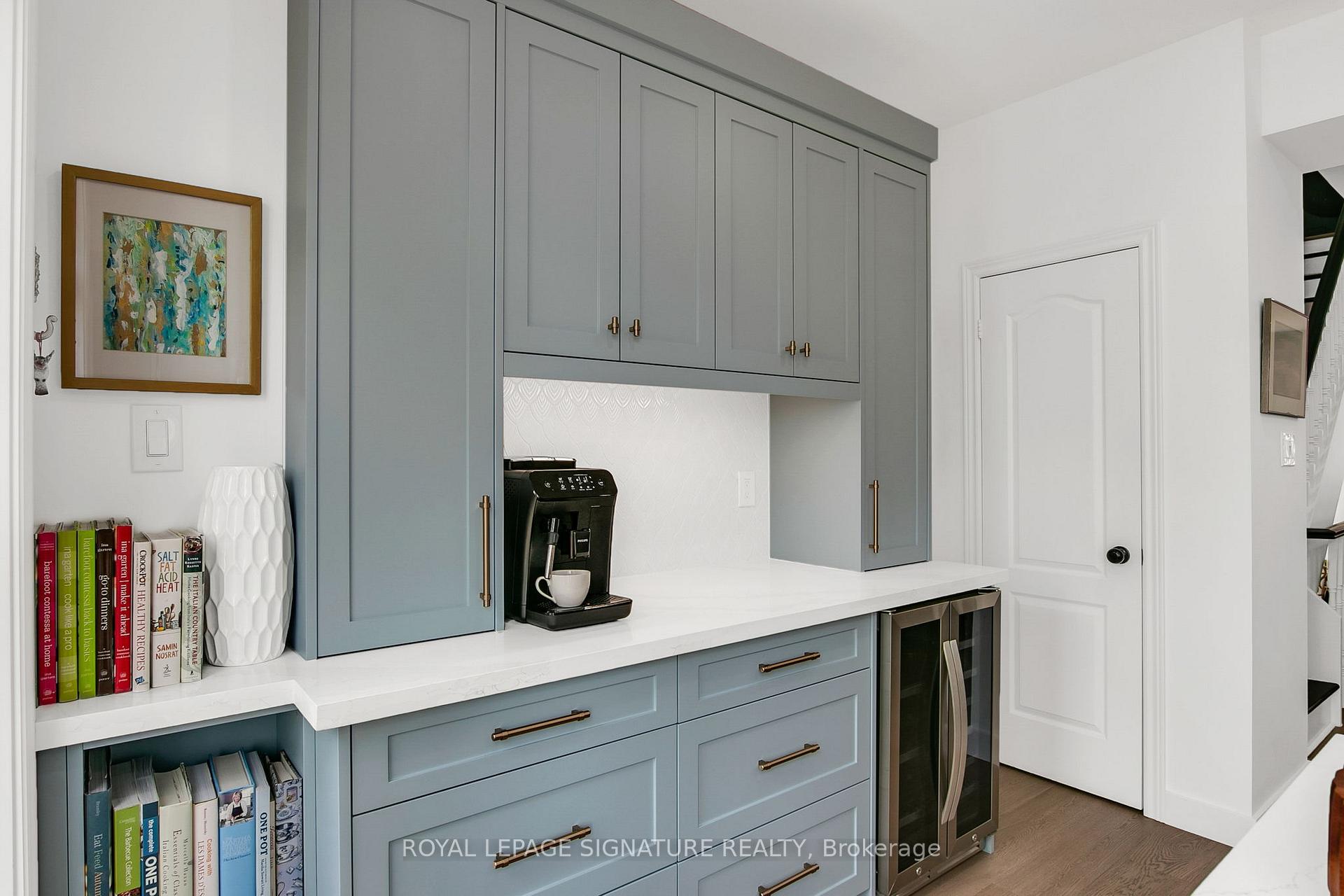 Photo 12 of 41 San Remo Terrace, Etobicoke, Mimico — HOMEH