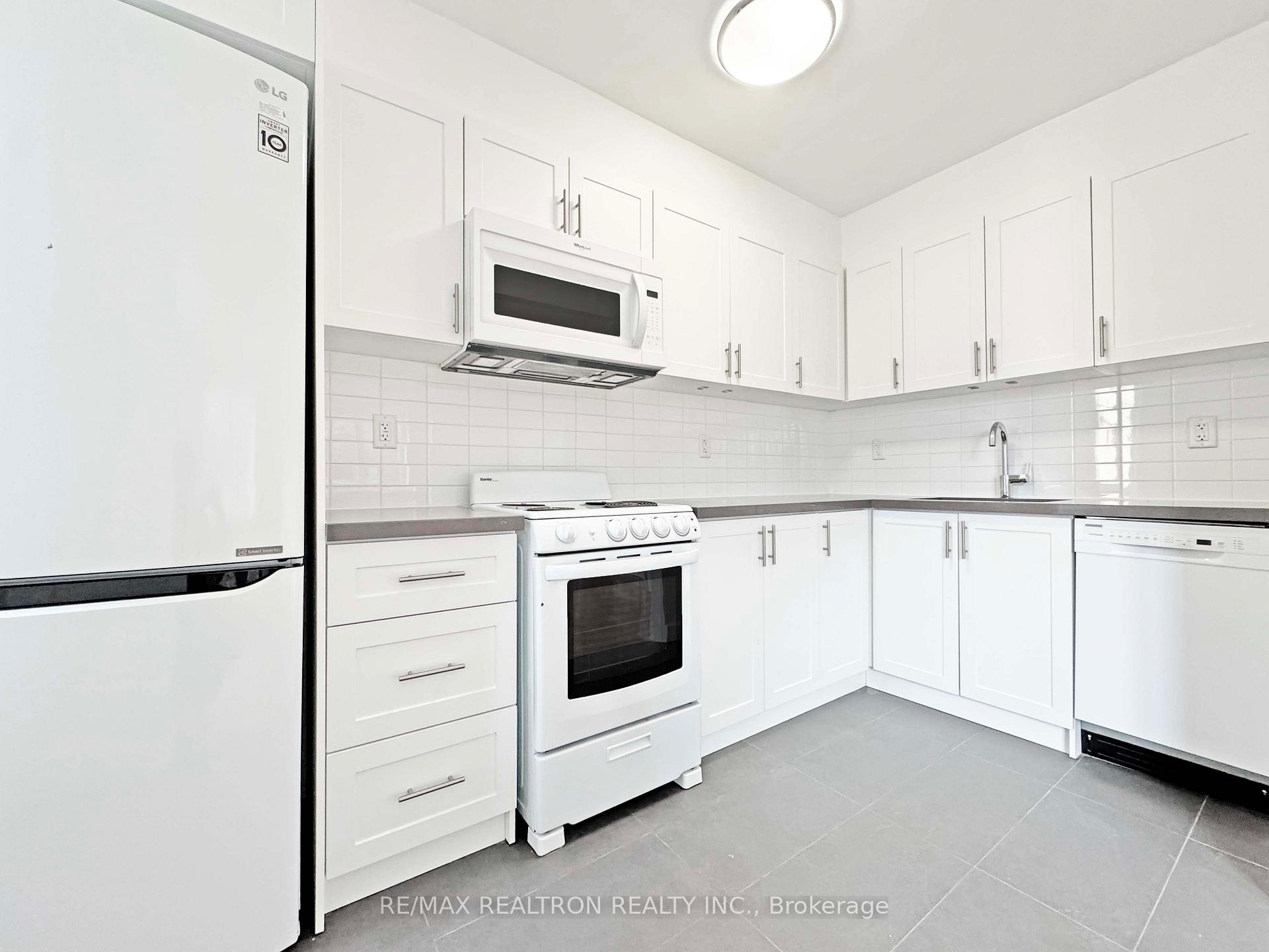 Photo 15 of Unit 320, 396 Avenue Road, Toronto, Casa Loma — HOMEH