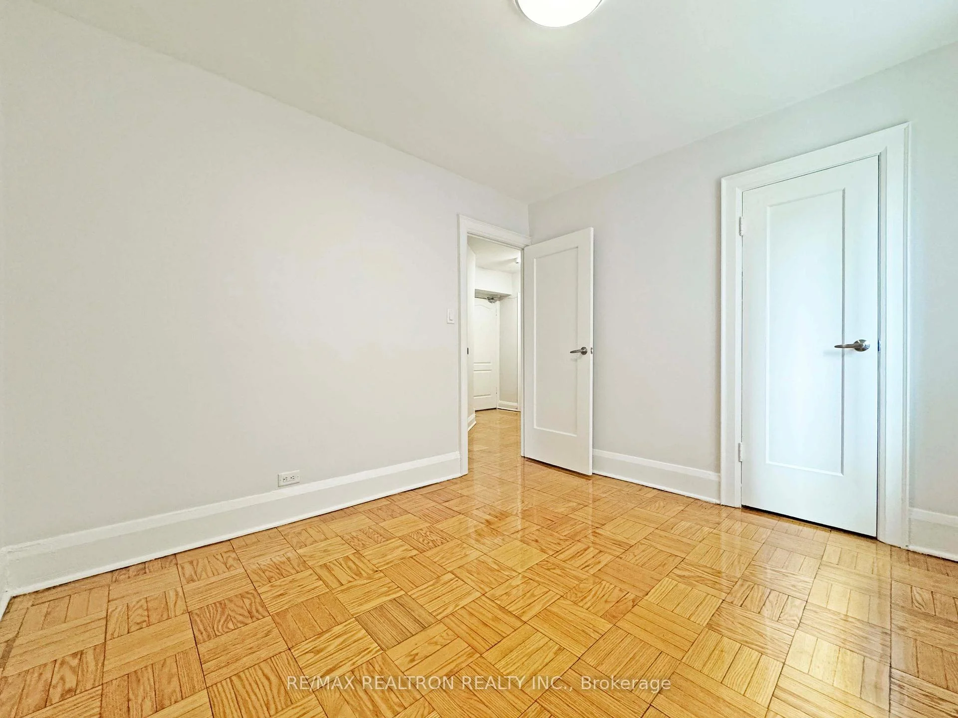 Photo 8 of Unit 320, 396 Avenue Road, Toronto, Casa Loma — HOMEH