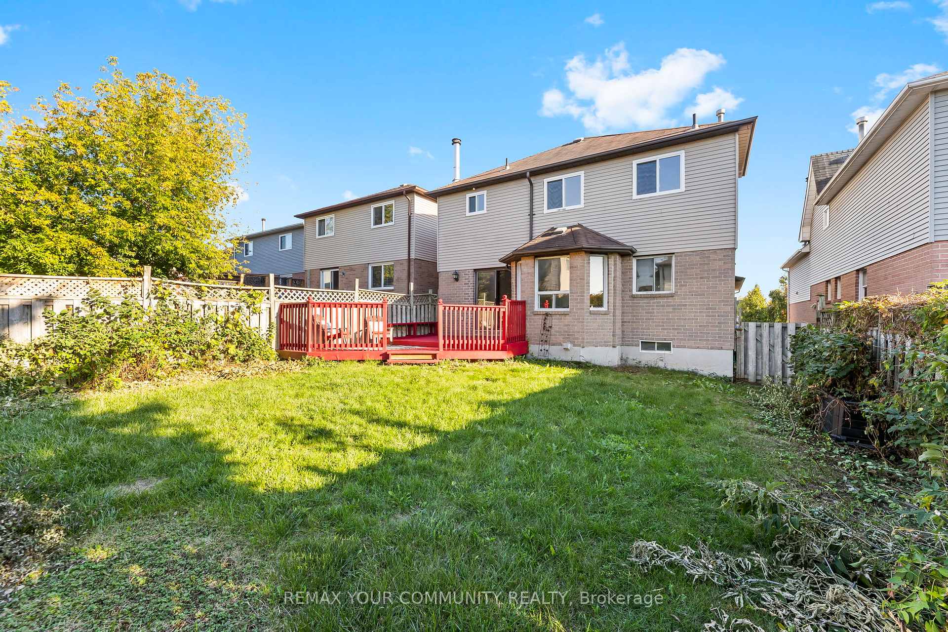 Photo 28 of 30 Chapman Drive, Ajax, Central — HOMEH