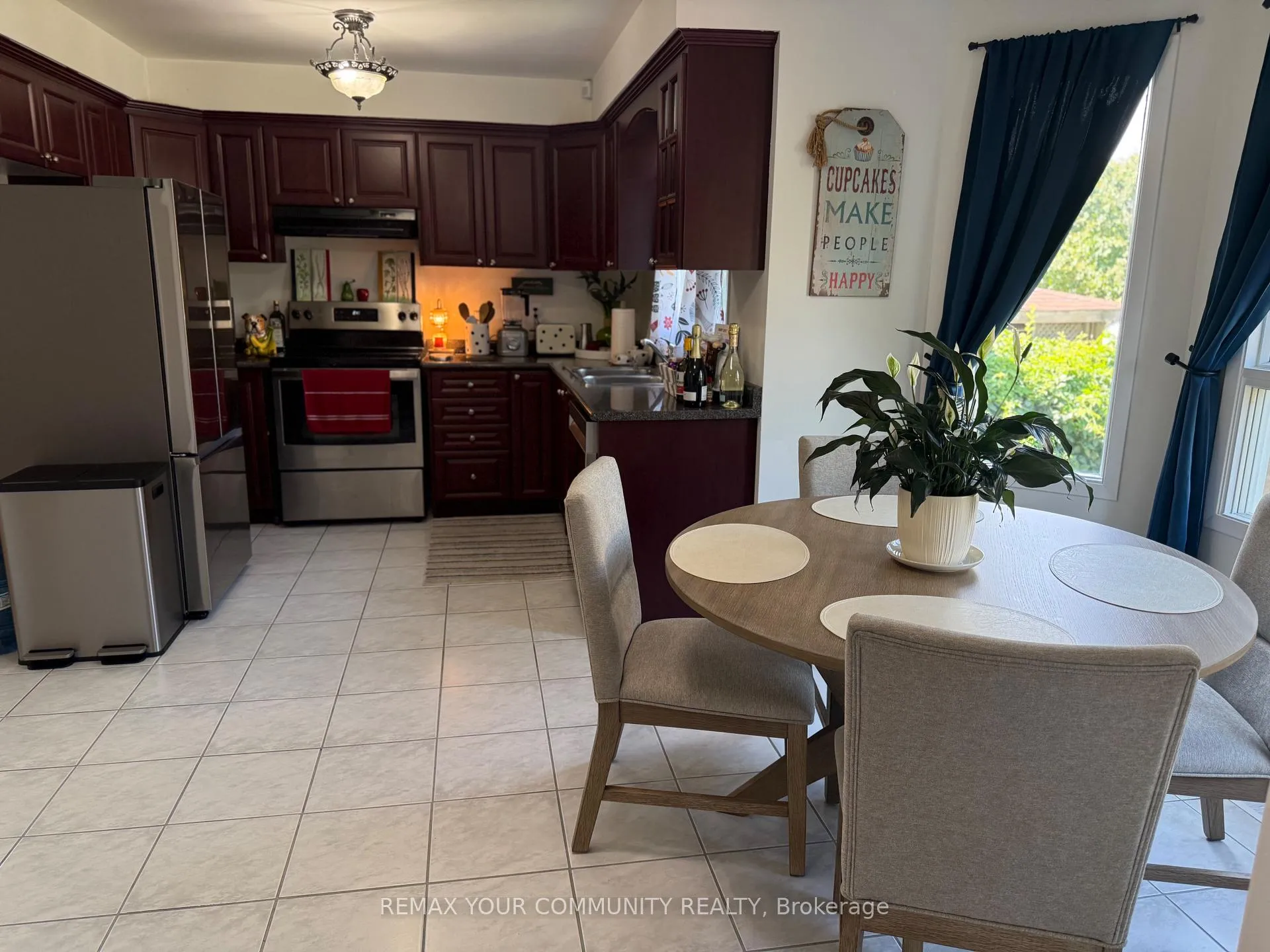 Photo 20 of 30 Chapman Drive, Ajax, Central — HOMEH