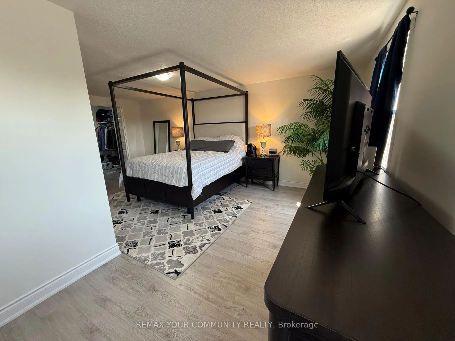 Photo 22 of 30 Chapman Drive, Ajax, Central — HOMEH