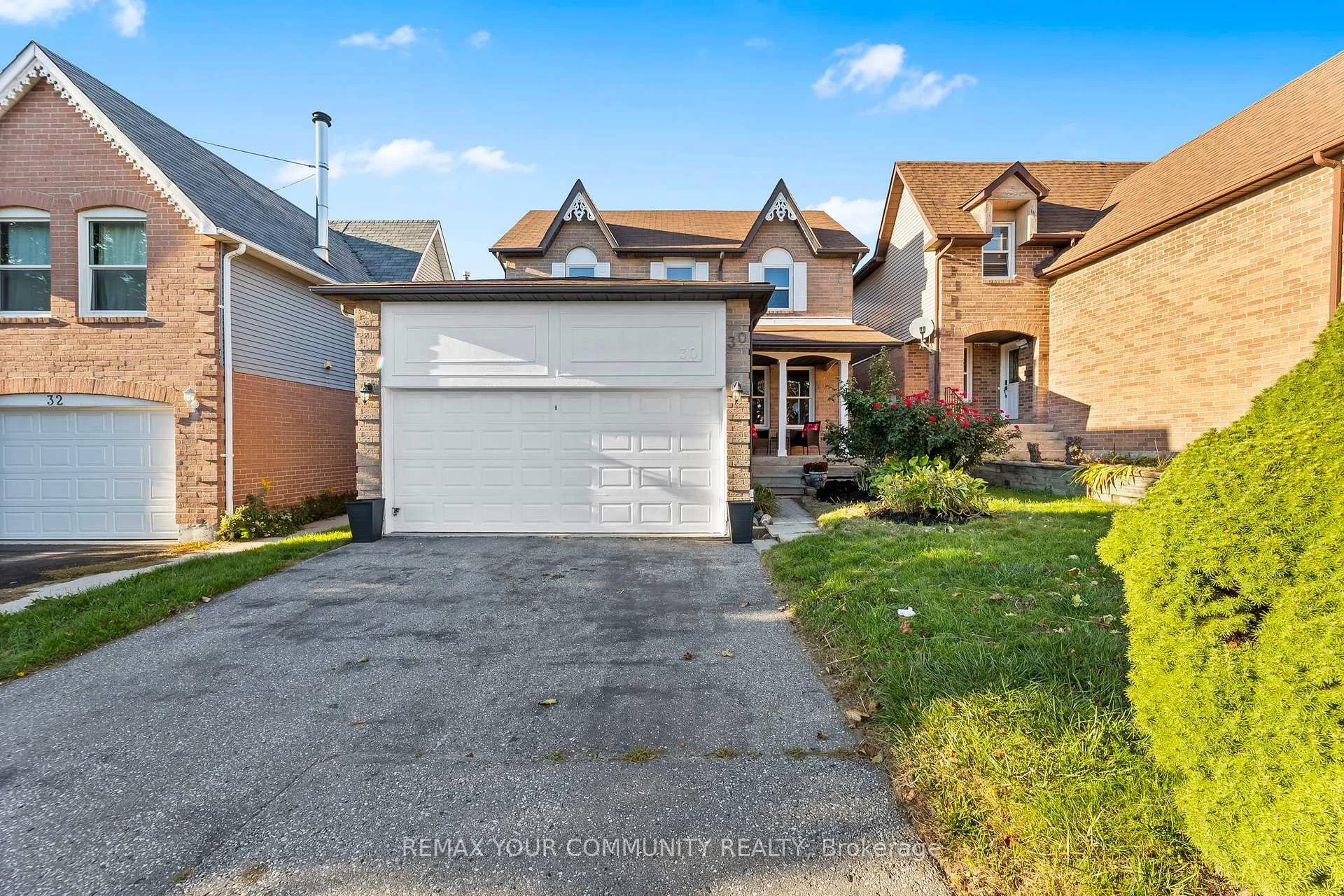 Photo 11 of 30 Chapman Drive, Ajax, Central — HOMEH
