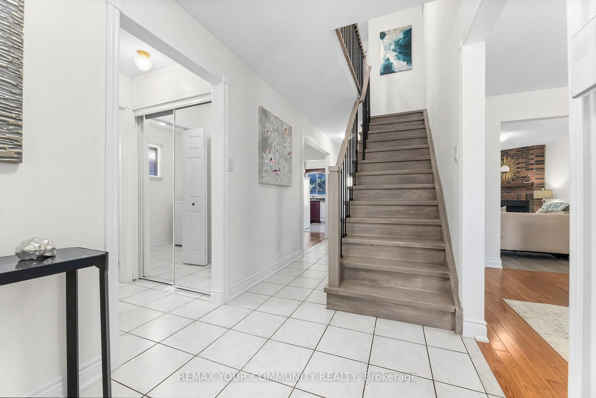 Photo 24 of 30 Chapman Drive, Ajax, Central — HOMEH
