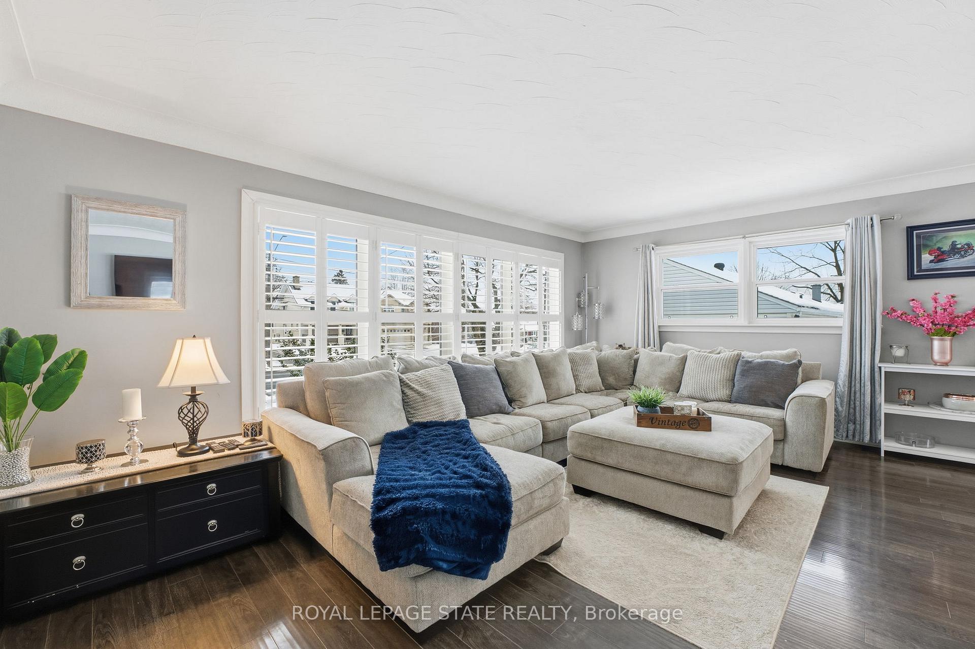 Photo 3 of 473 Mohawk Road W, Hamilton, Mountview — HOMEH