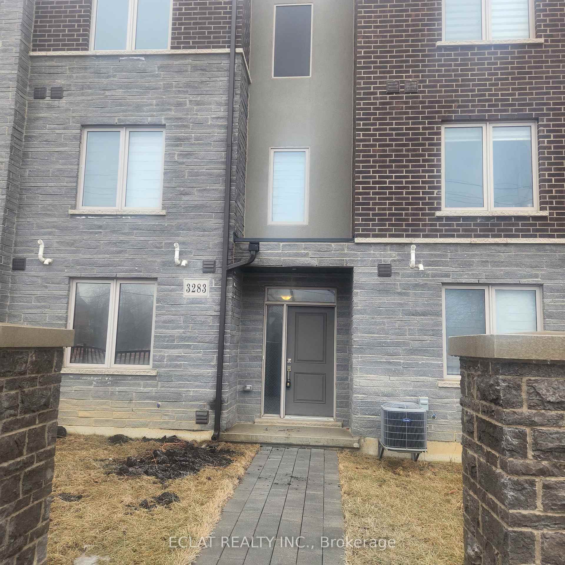 Photo 1 of 3283 Homestead Drive, Hamilton, Mount Hope — HOMEH