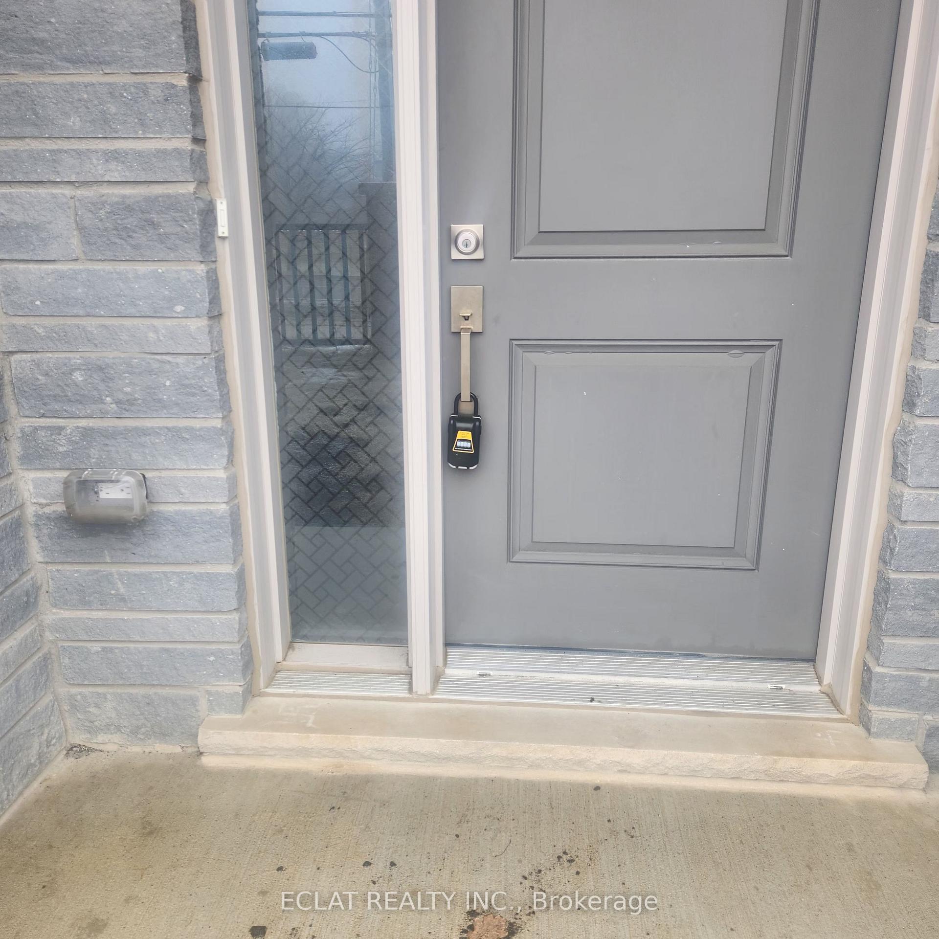 Photo 2 of 3283 Homestead Drive, Hamilton, Mount Hope — HOMEH