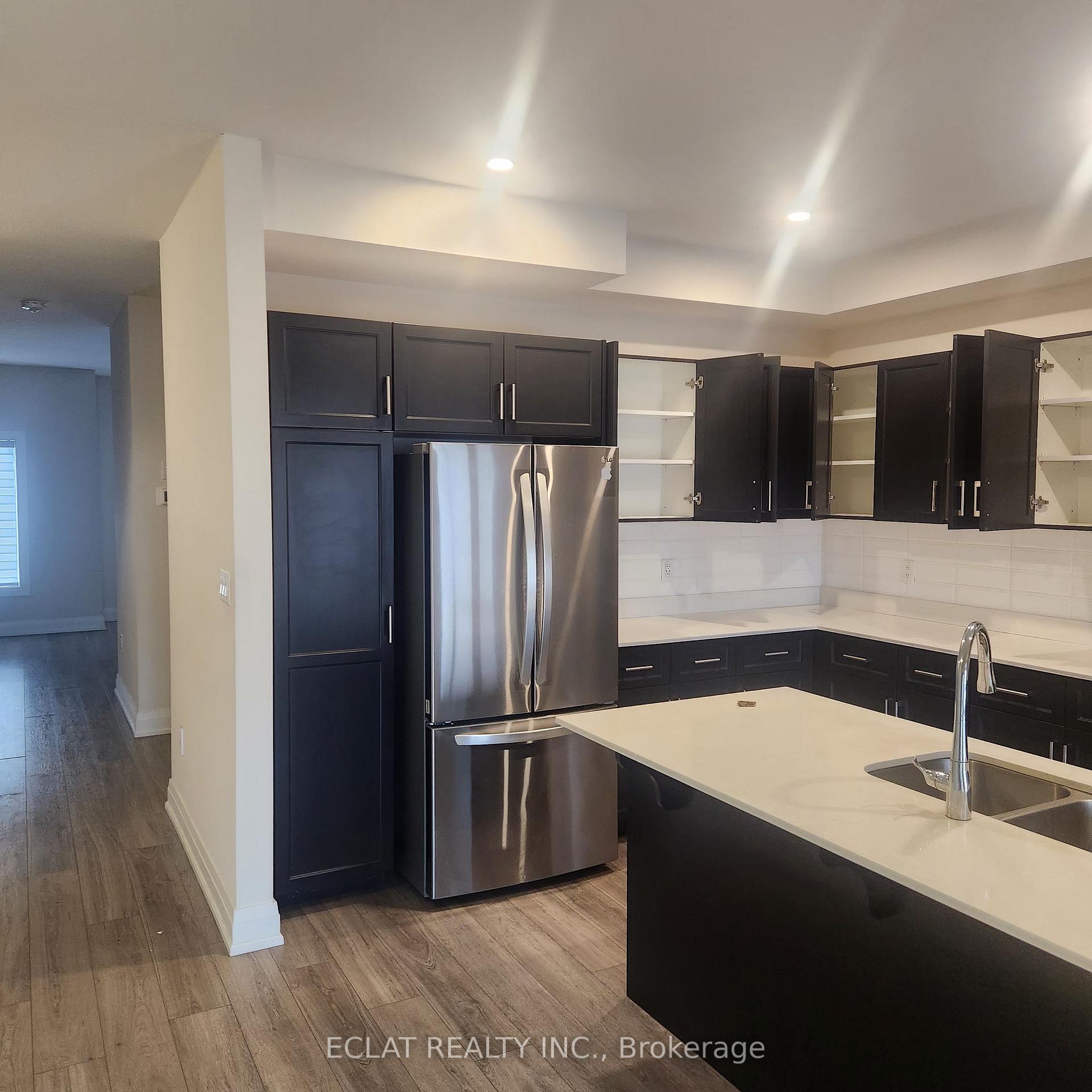 Photo 5 of 3283 Homestead Drive, Hamilton, Mount Hope — HOMEH