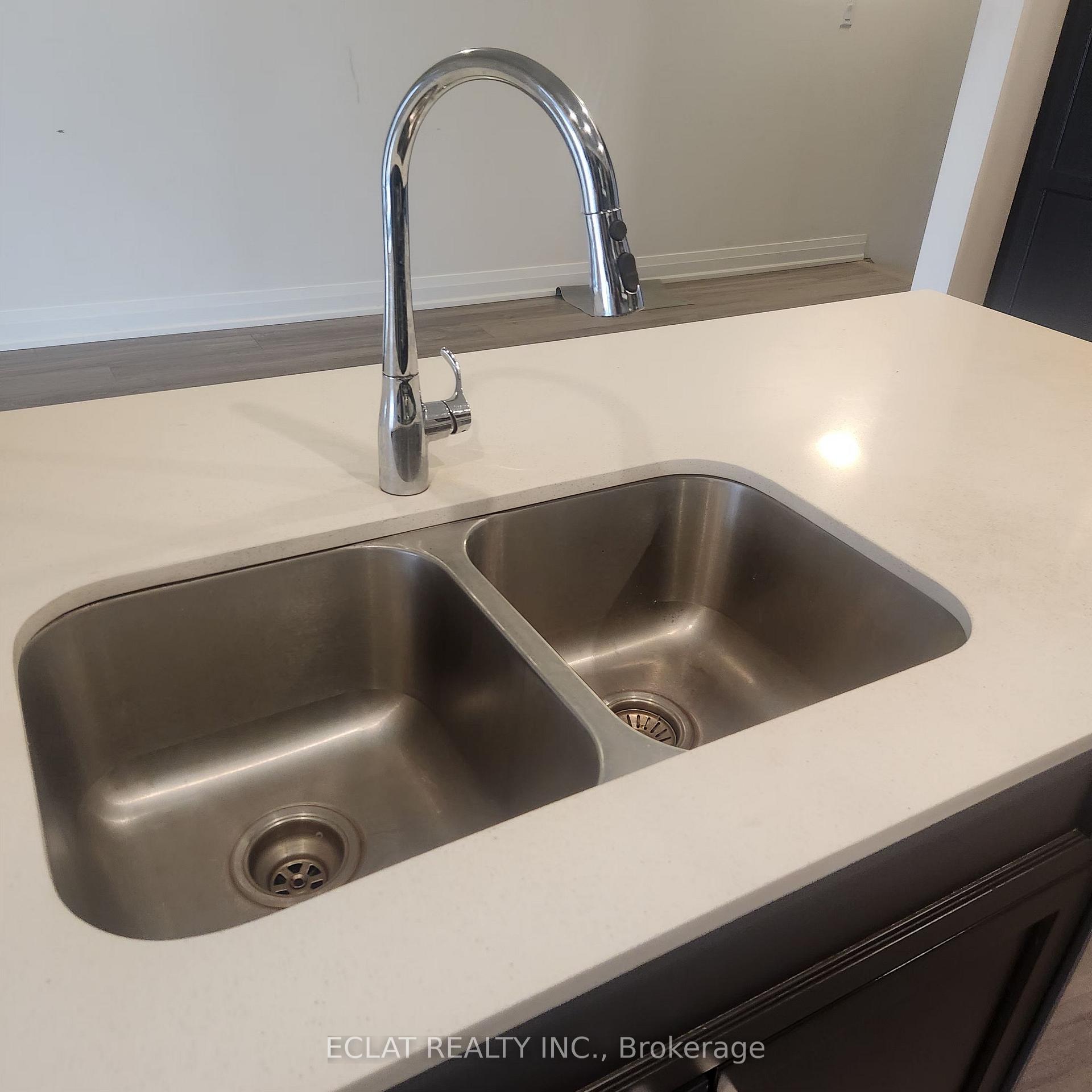 Photo 8 of 3283 Homestead Drive, Hamilton, Mount Hope — HOMEH