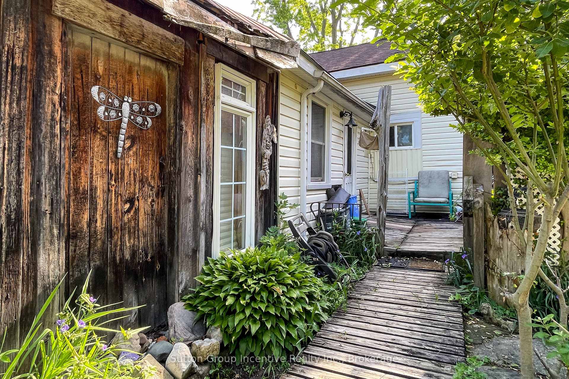 Photo 2 of 310 Maple Street, Collingwood — HOMEH