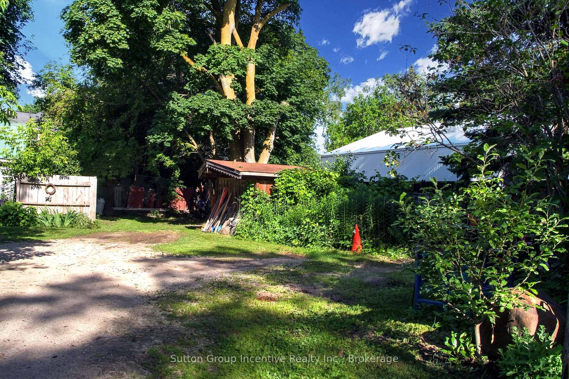 Photo 4 of 310 Maple Street, Collingwood — HOMEH