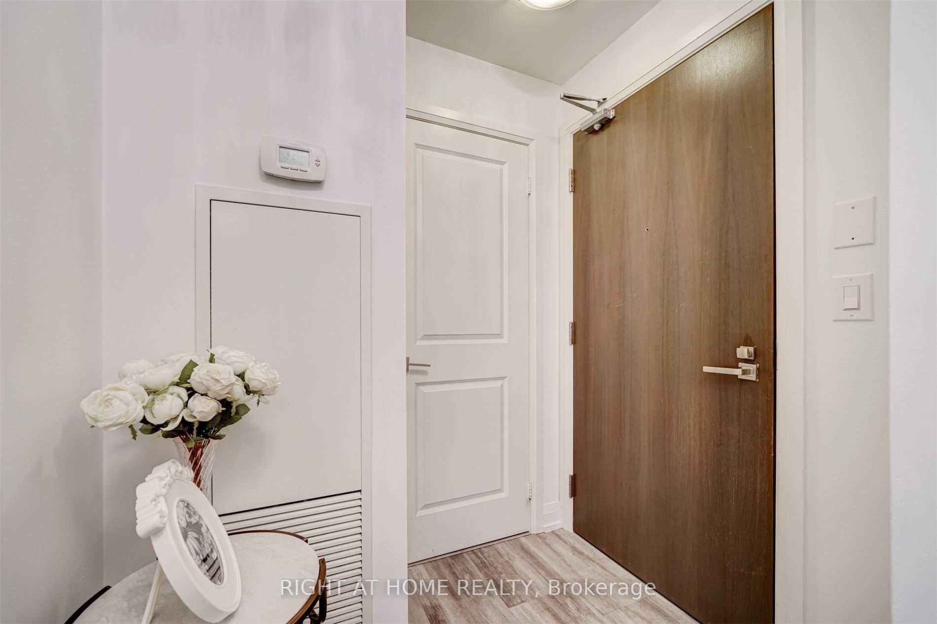 Photo 2 of Unit 511, 7171 Yonge Street, Markham, Grandview — HOMEH