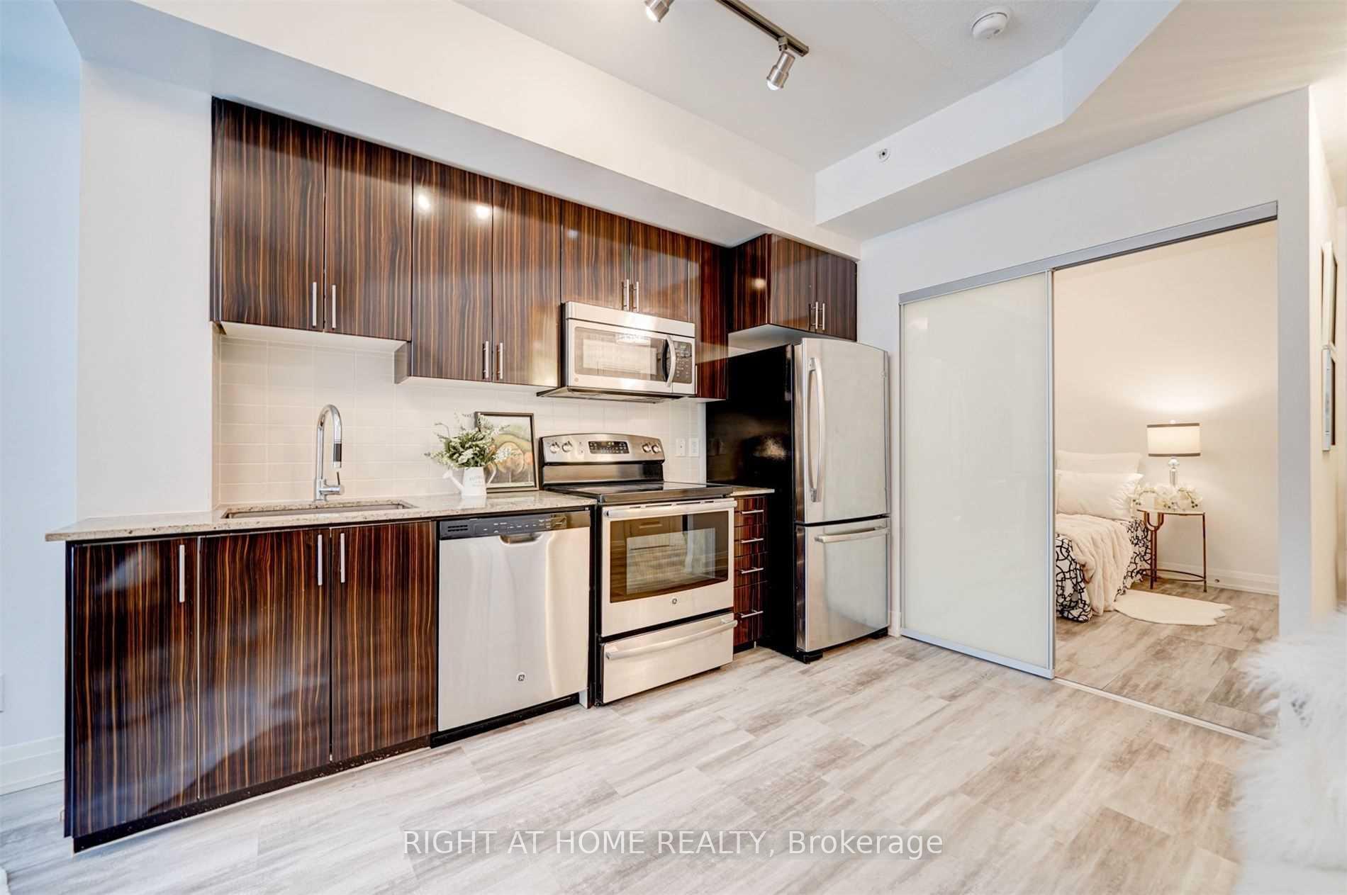 Photo 7 of Unit 511, 7171 Yonge Street, Markham, Grandview — HOMEH