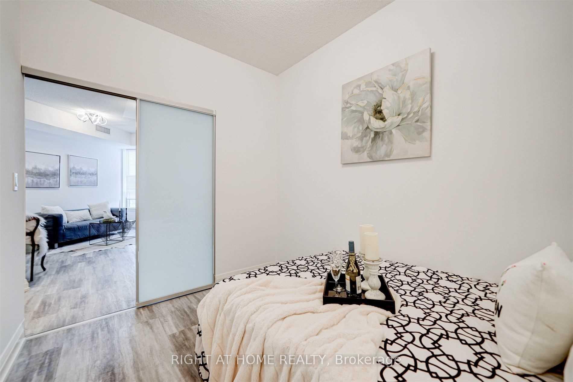 Photo 8 of Unit 511, 7171 Yonge Street, Markham, Grandview — HOMEH