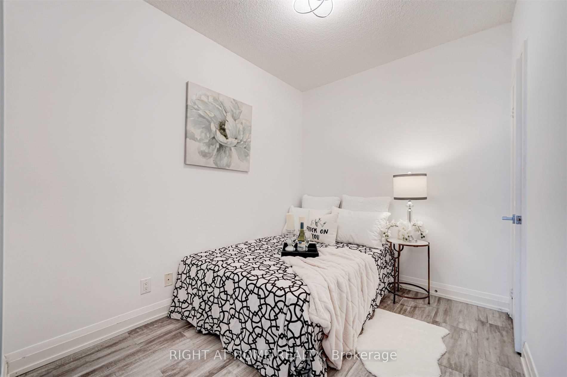 Photo 9 of Unit 511, 7171 Yonge Street, Markham, Grandview — HOMEH