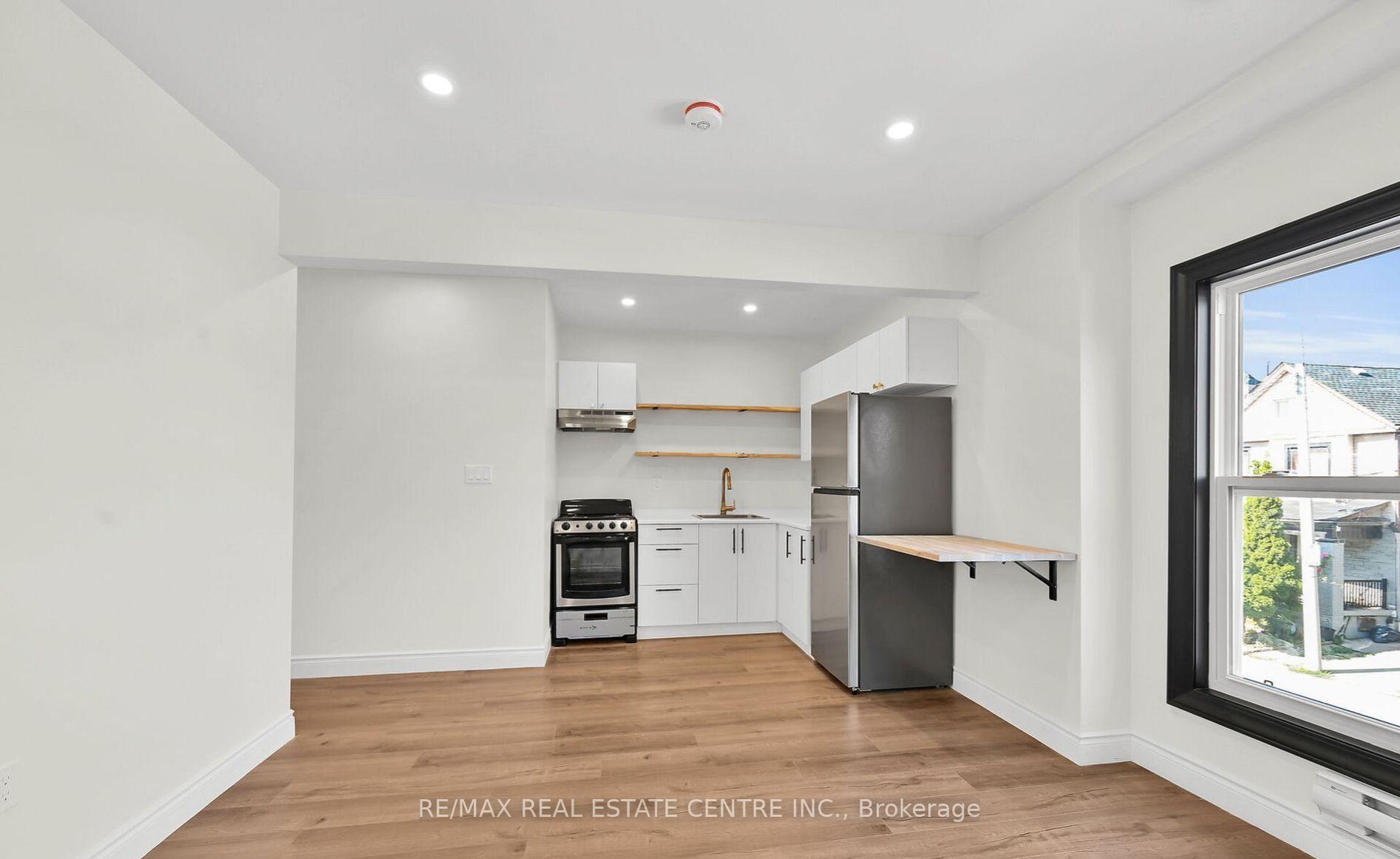 Photo 3 of 68 Kinrade Avenue, Hamilton, Gibson — HOMEH