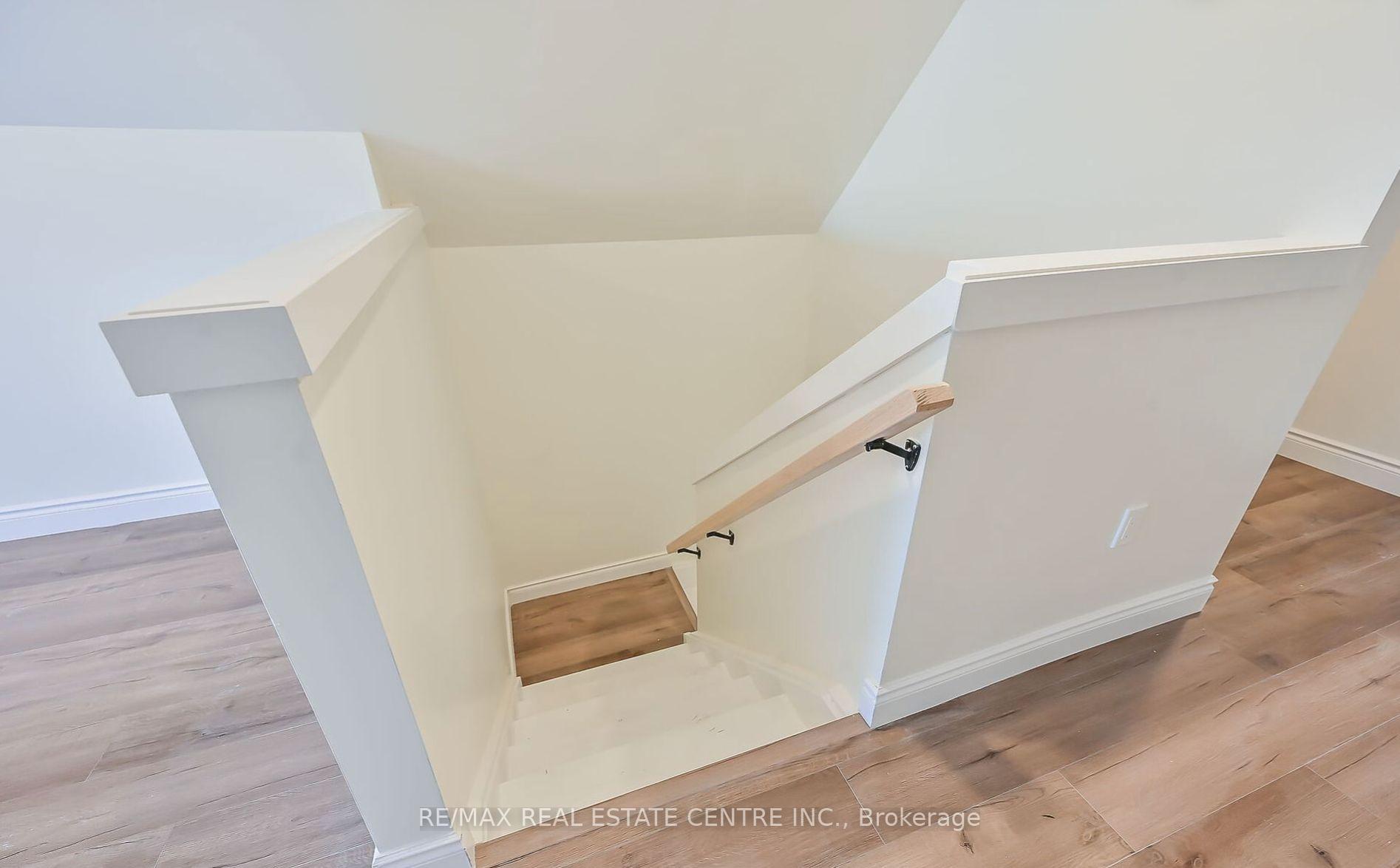 Photo 9 of 68 Kinrade Avenue, Hamilton, Gibson — HOMEH