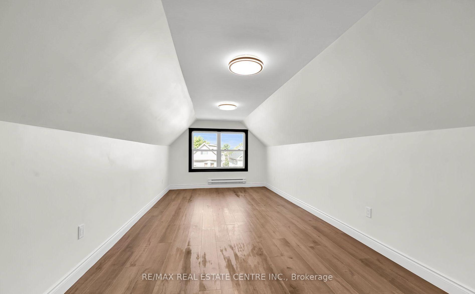 Photo 10 of 68 Kinrade Avenue, Hamilton, Gibson — HOMEH