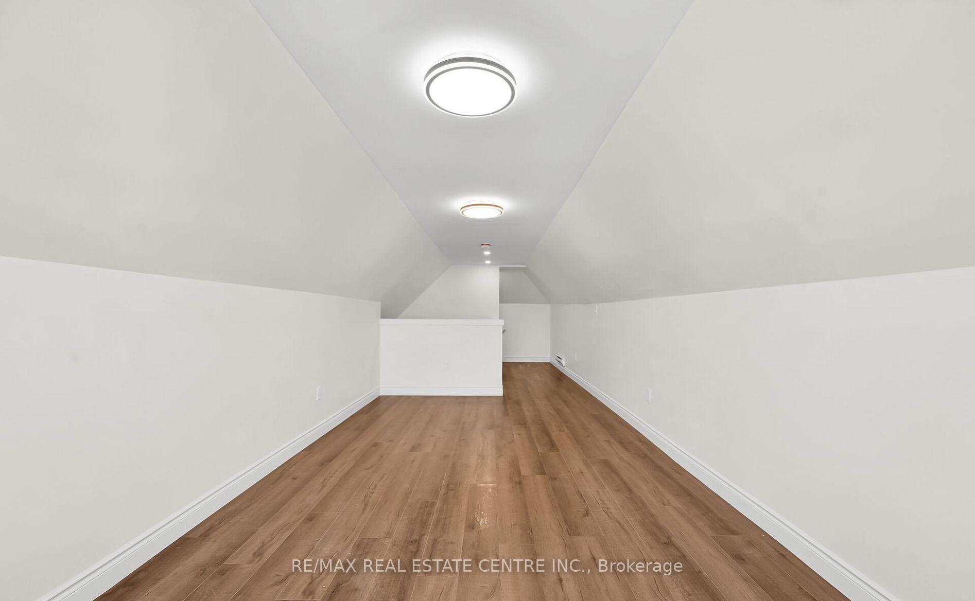 Photo 11 of 68 Kinrade Avenue, Hamilton, Gibson — HOMEH