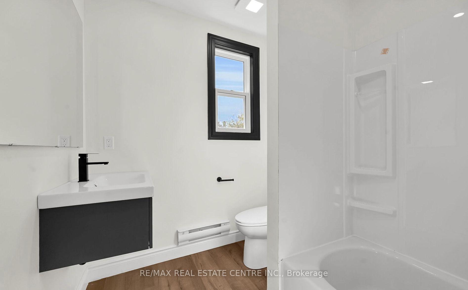 Photo 12 of 68 Kinrade Avenue, Hamilton, Gibson — HOMEH