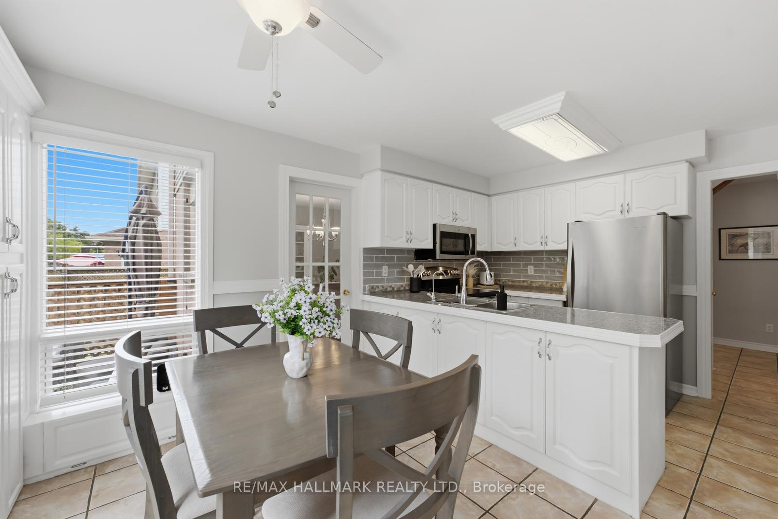Photo 15 of 2494 Headon Forest Drive, Burlington, Headon — HOMEH