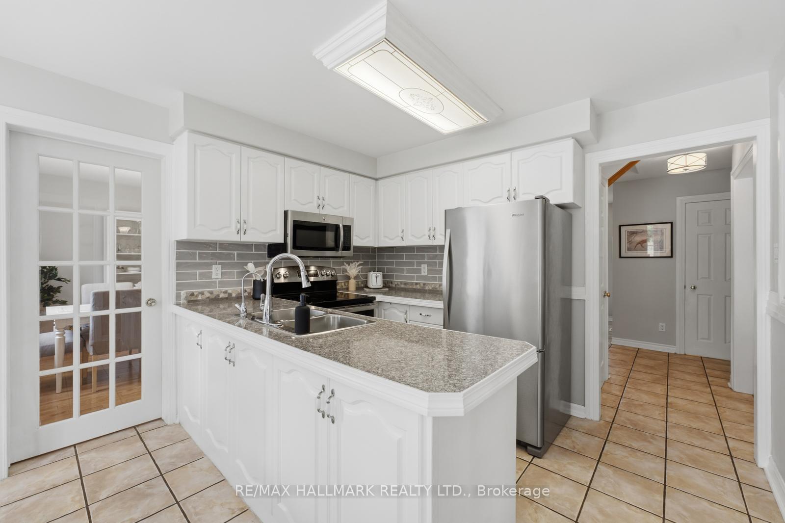 Photo 16 of 2494 Headon Forest Drive, Burlington, Headon — HOMEH