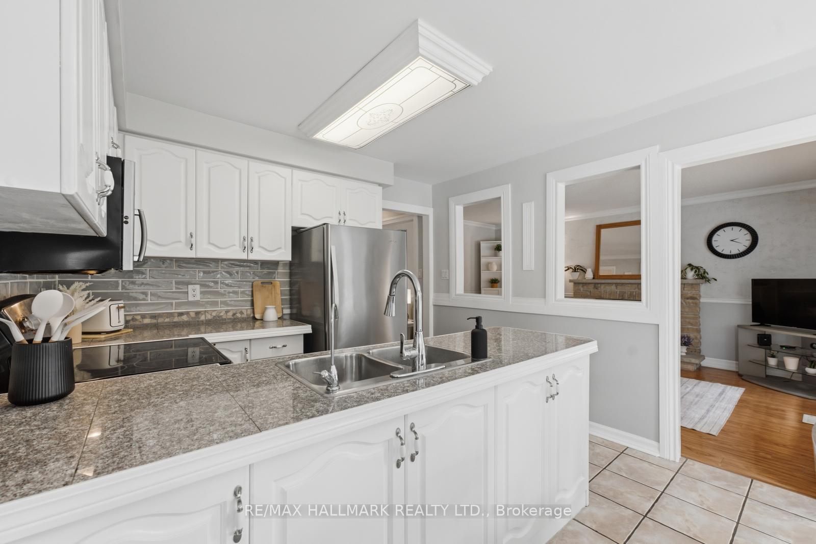 Photo 17 of 2494 Headon Forest Drive, Burlington, Headon — HOMEH