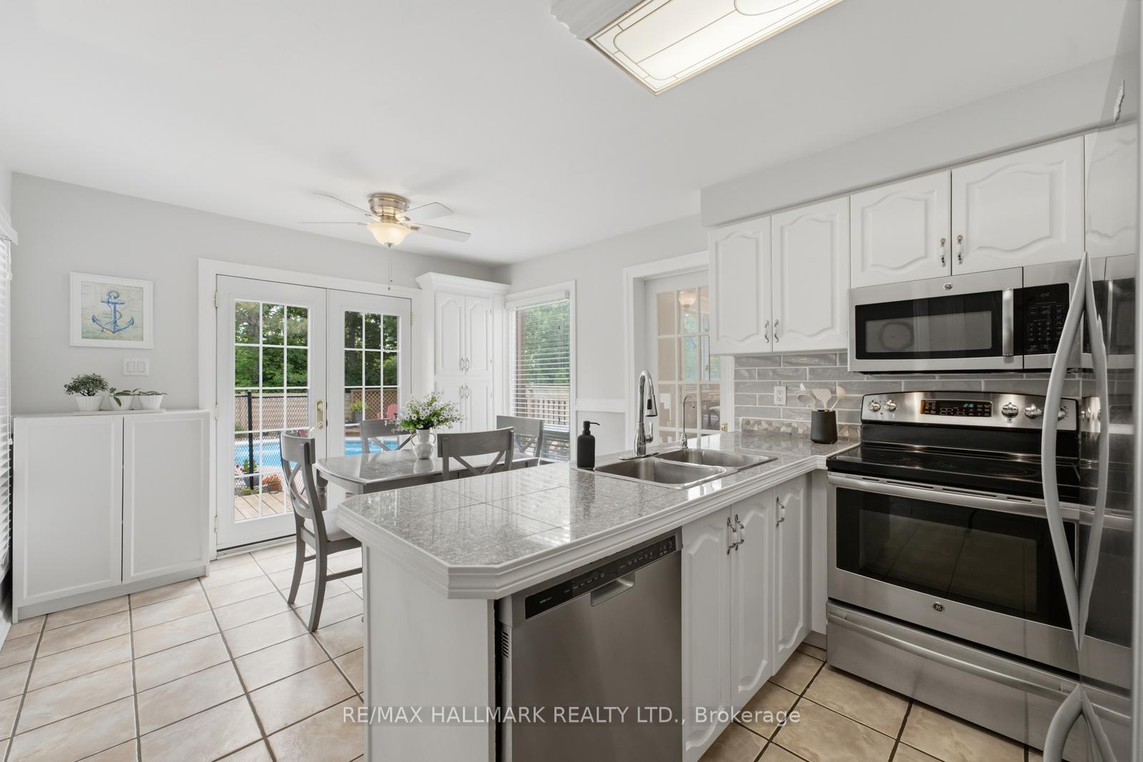 Photo 19 of 2494 Headon Forest Drive, Burlington, Headon — HOMEH