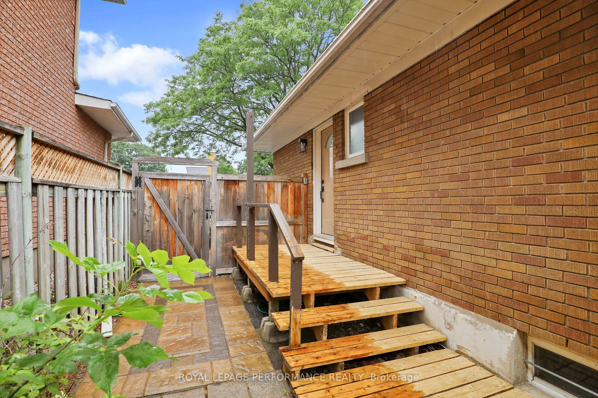 Photo 18 of Unit Unit B ( basement), 934 Smyth Road, Ottawa, Elmvale Acres/Urbandale — HOMEH