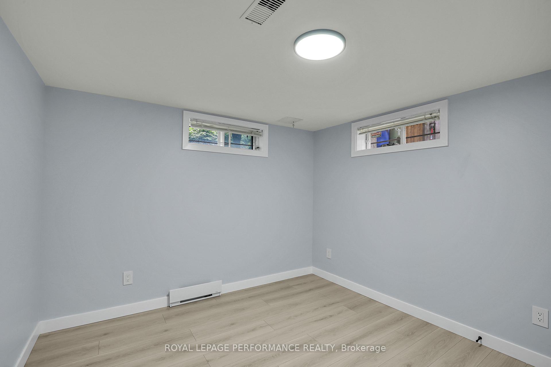 Photo 11 of Unit Unit B ( basement), 934 Smyth Road, Ottawa, Elmvale Acres/Urbandale — HOMEH