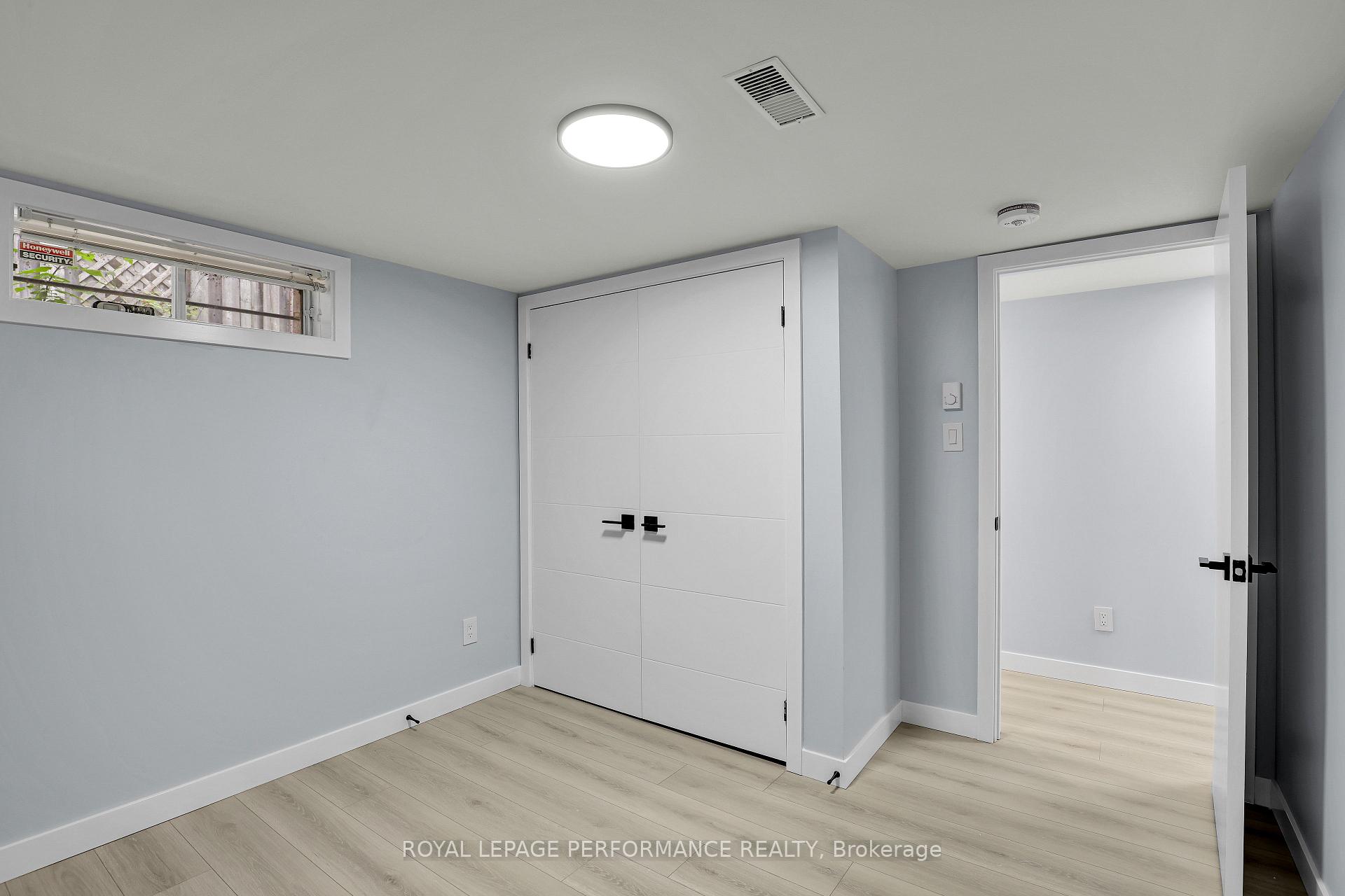 Photo 14 of Unit Unit B ( basement), 934 Smyth Road, Ottawa, Elmvale Acres/Urbandale — HOMEH
