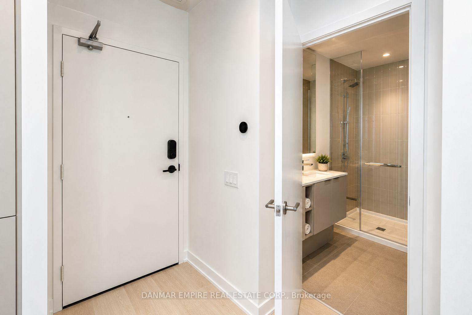 Photo 2 of Unit 1205, 3900 Confederation Parkway, Mississauga, City Centre — HOMEH