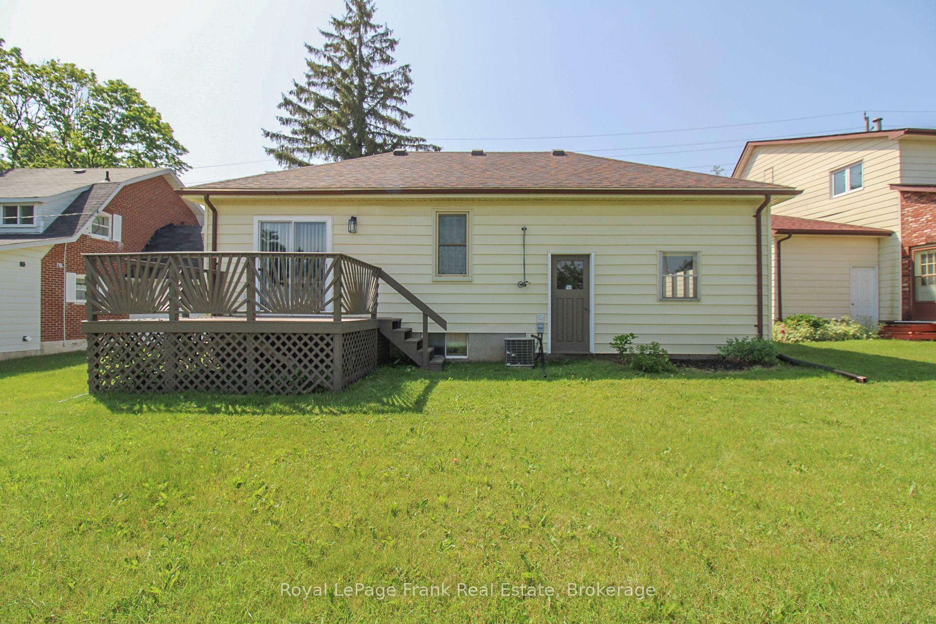 Photo 16 of 938 Parkhill Road W, Peterborough, Monaghan Ward 2 — HOMEH